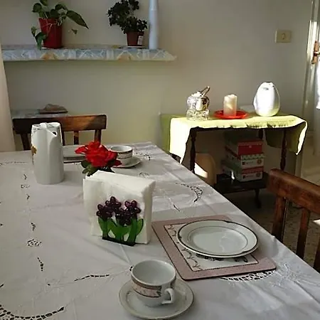 Lian Bed & Breakfast